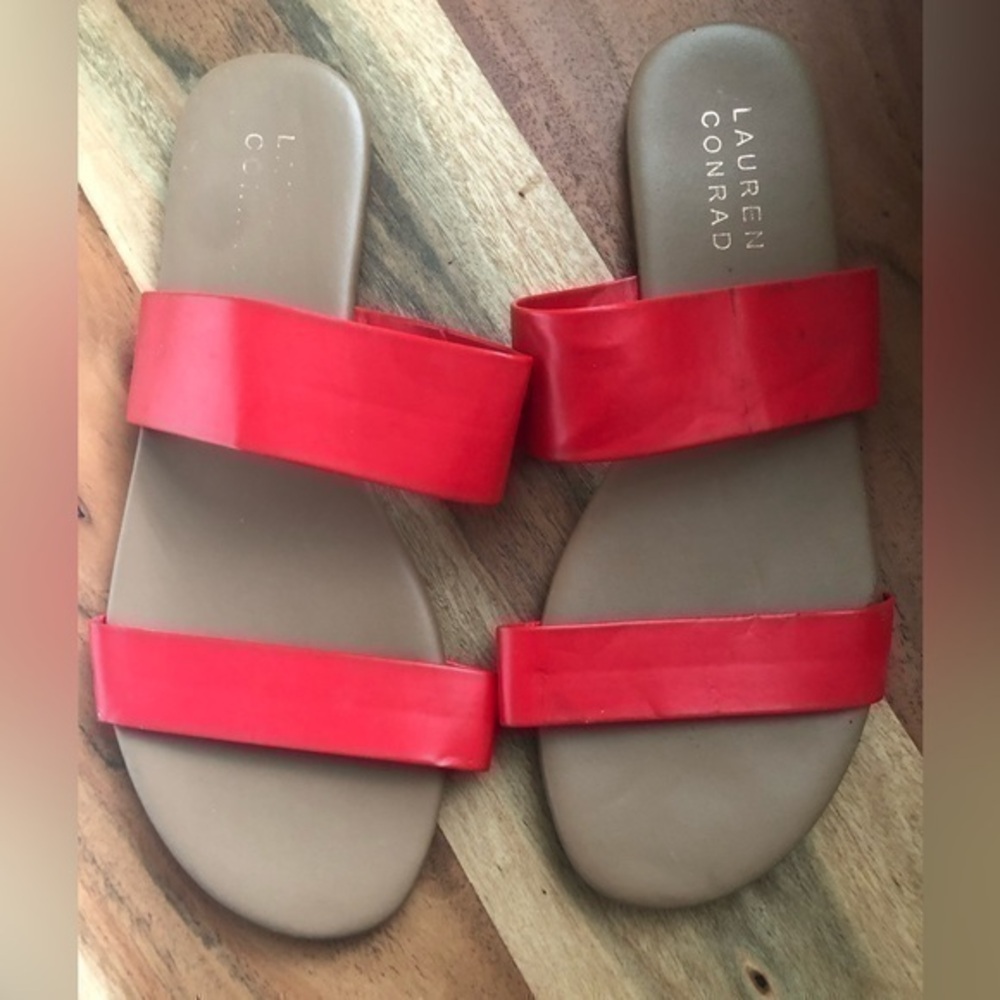 LC Lauren Conrad, red slide sandals, size 6